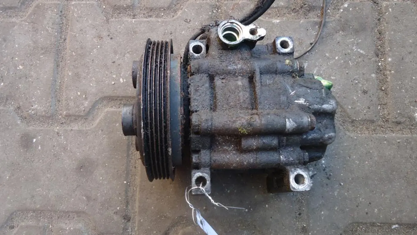 Компрессор кондиционера к Mazda Xedos 6 1995