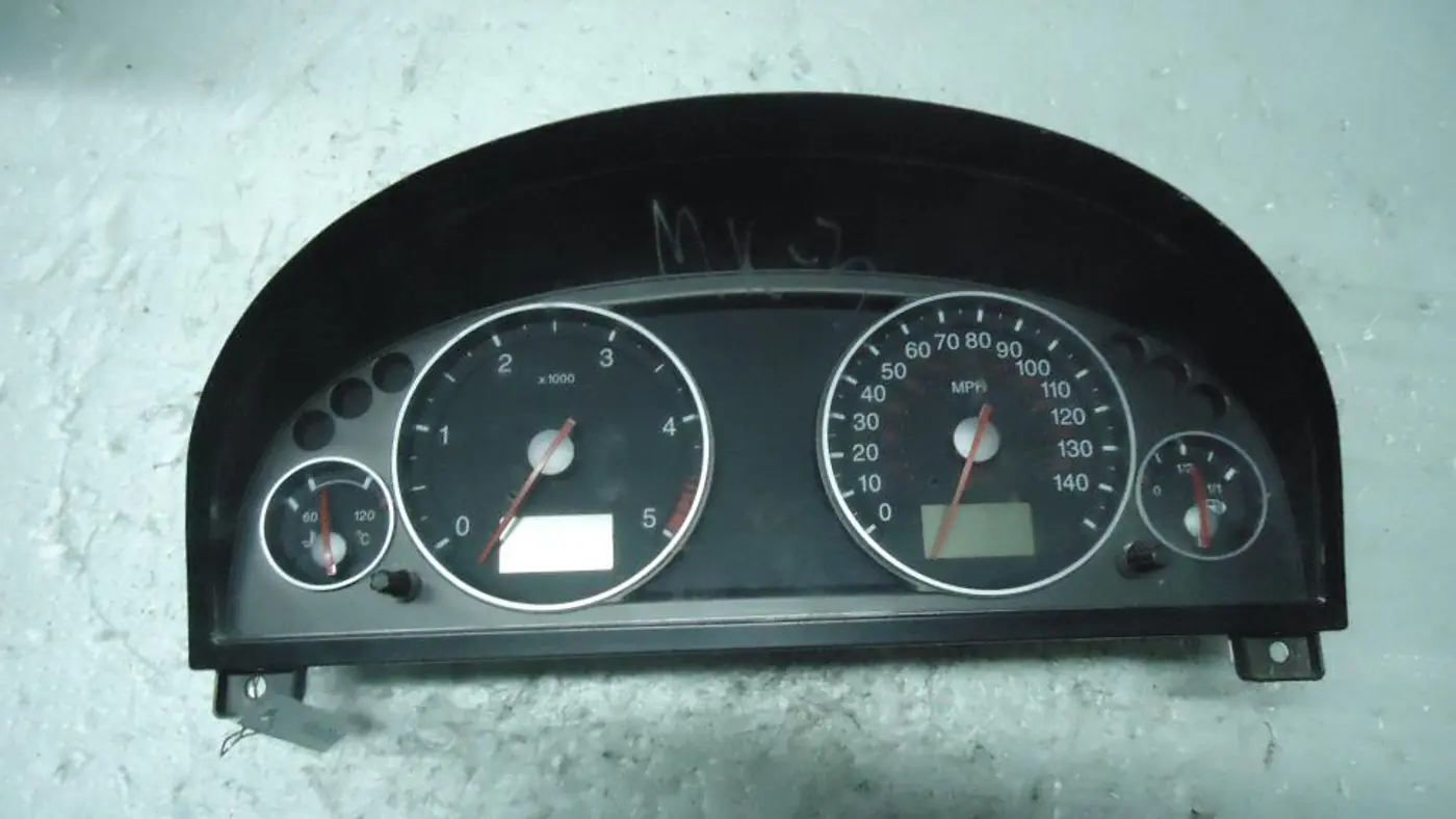 Щиток приборов (приборная панель) к Ford Mondeo 2003