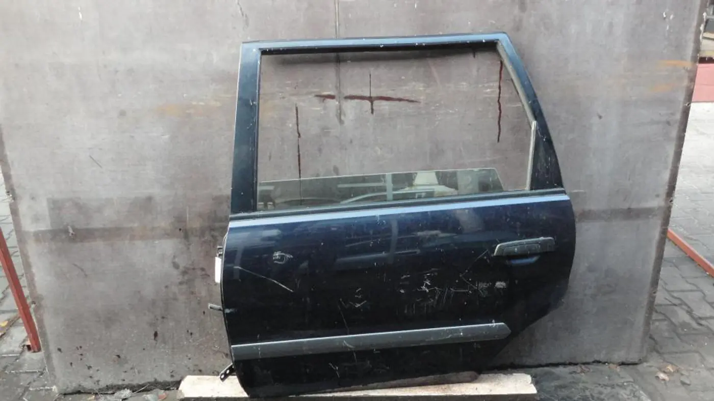 Дверь задняя левая к Mitsubishi Space Wagon 2000
