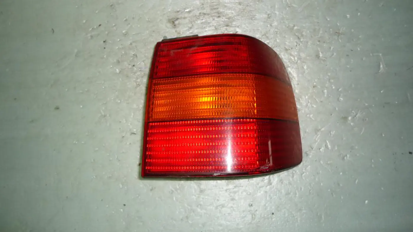Фонарь задний правый к Volkswagen Passat 1993