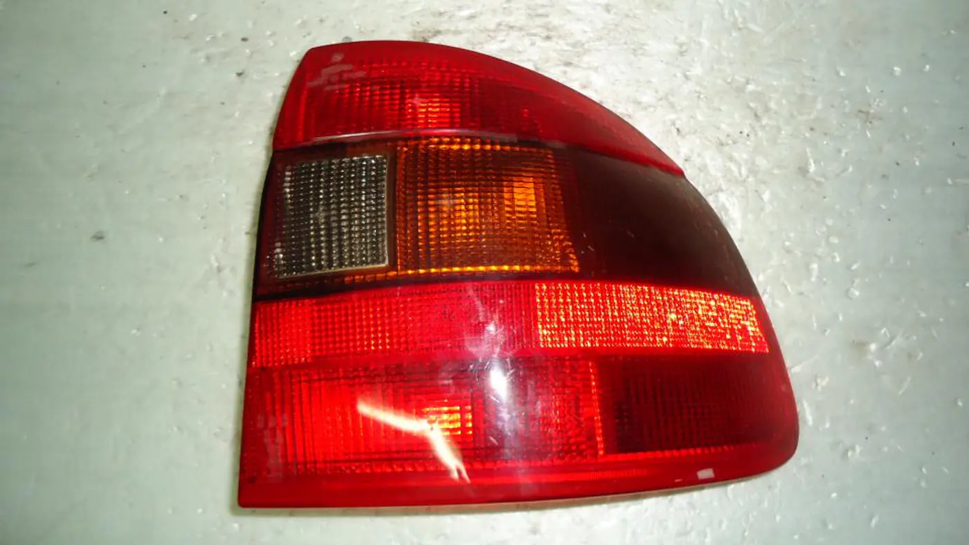 Фонарь задний правый к Opel Astra 1994