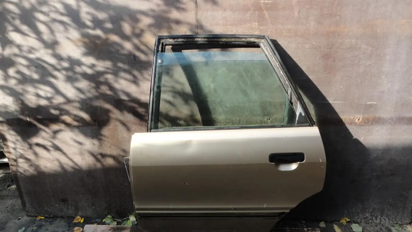 Дверь задняя левая к Audi 80 1989