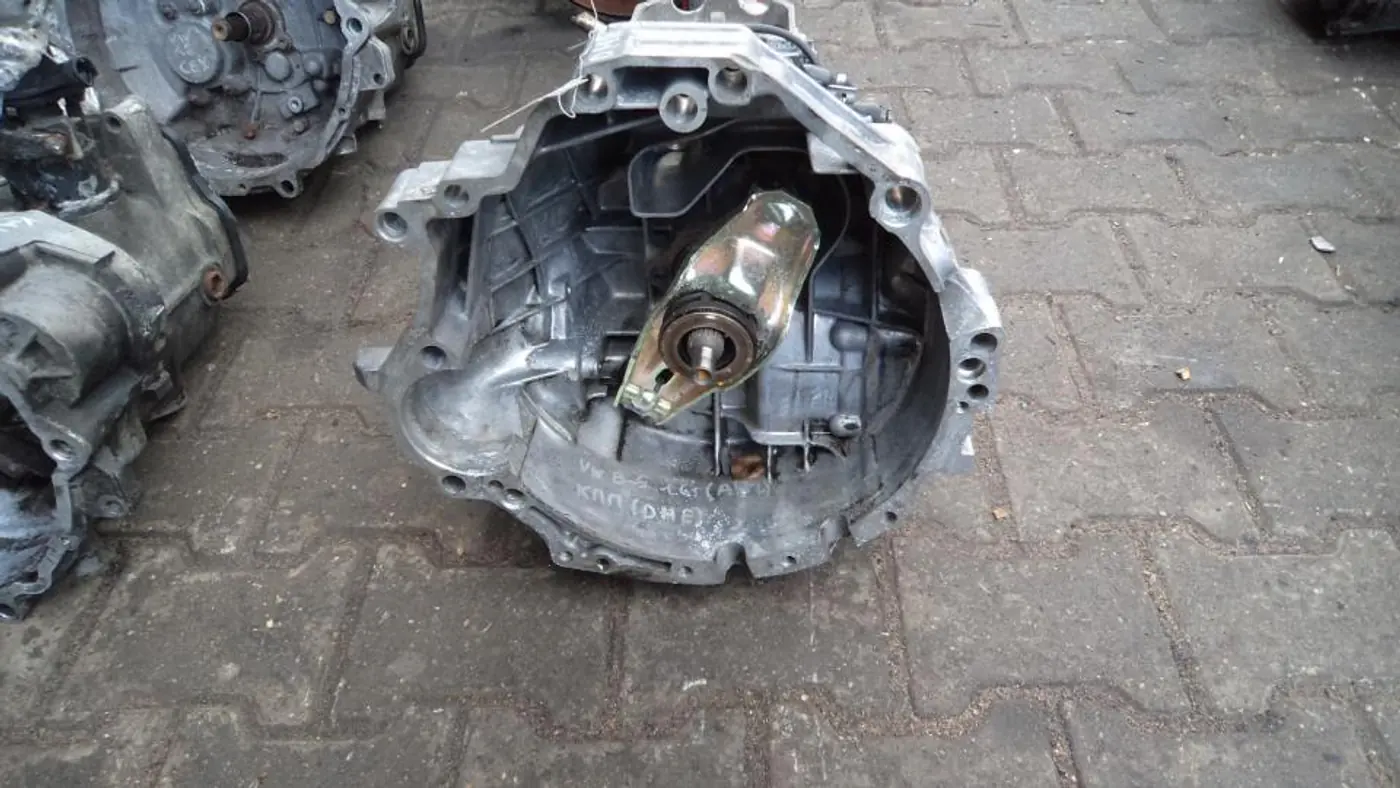 КПП механическая (МКПП) к Audi A4 1997