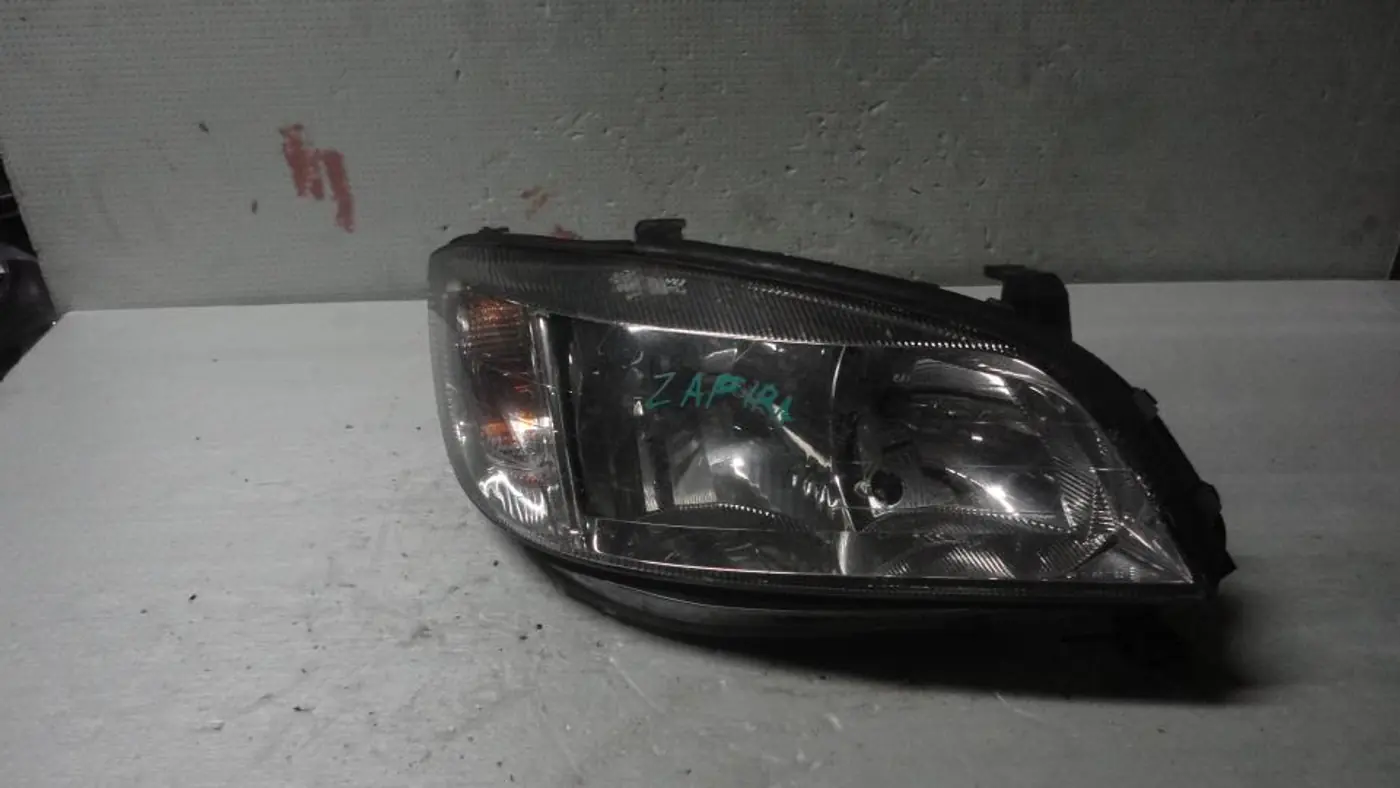Фара правая к Opel Zafira 2002