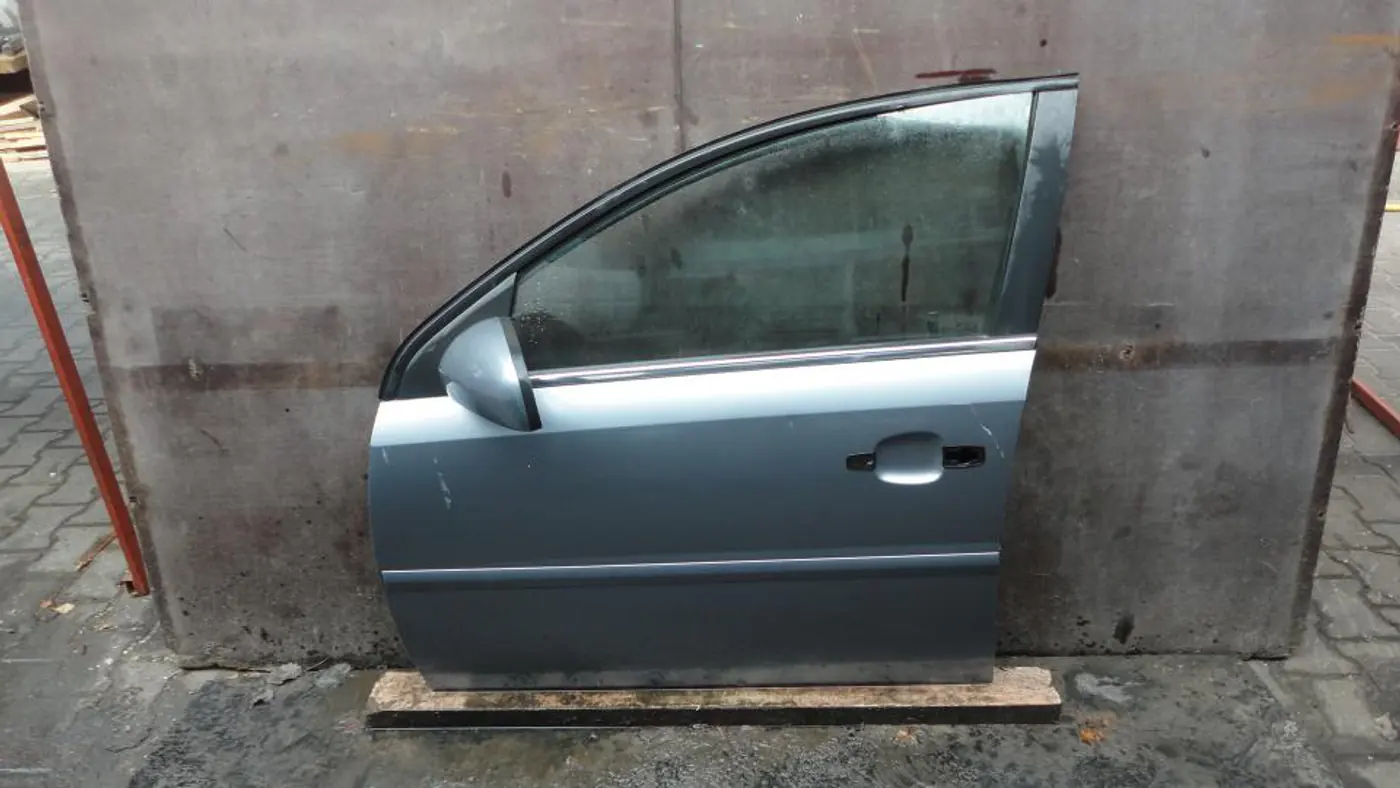 Дверь передняя левая к Opel Signum 2003