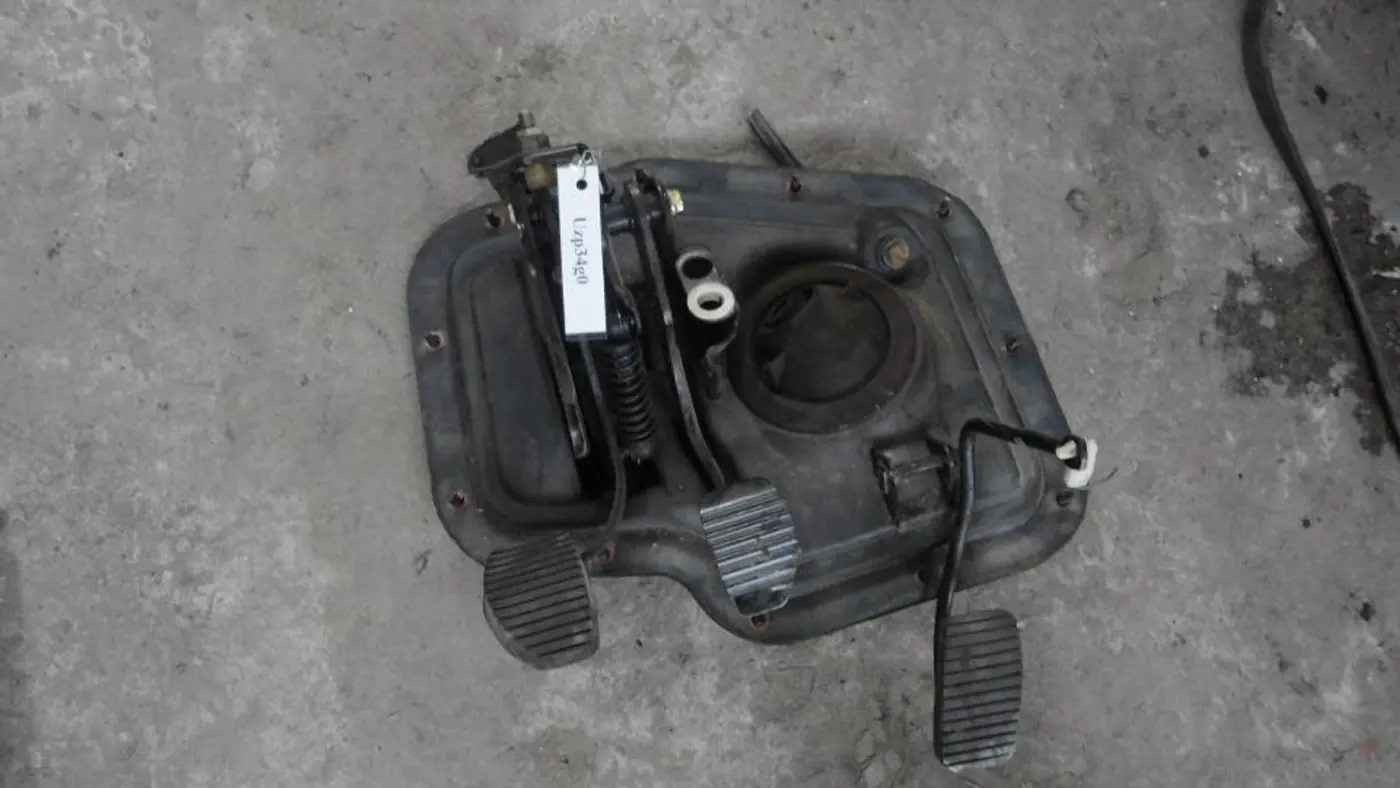 Узел педальный (блок педалей) к Peugeot 806 1999