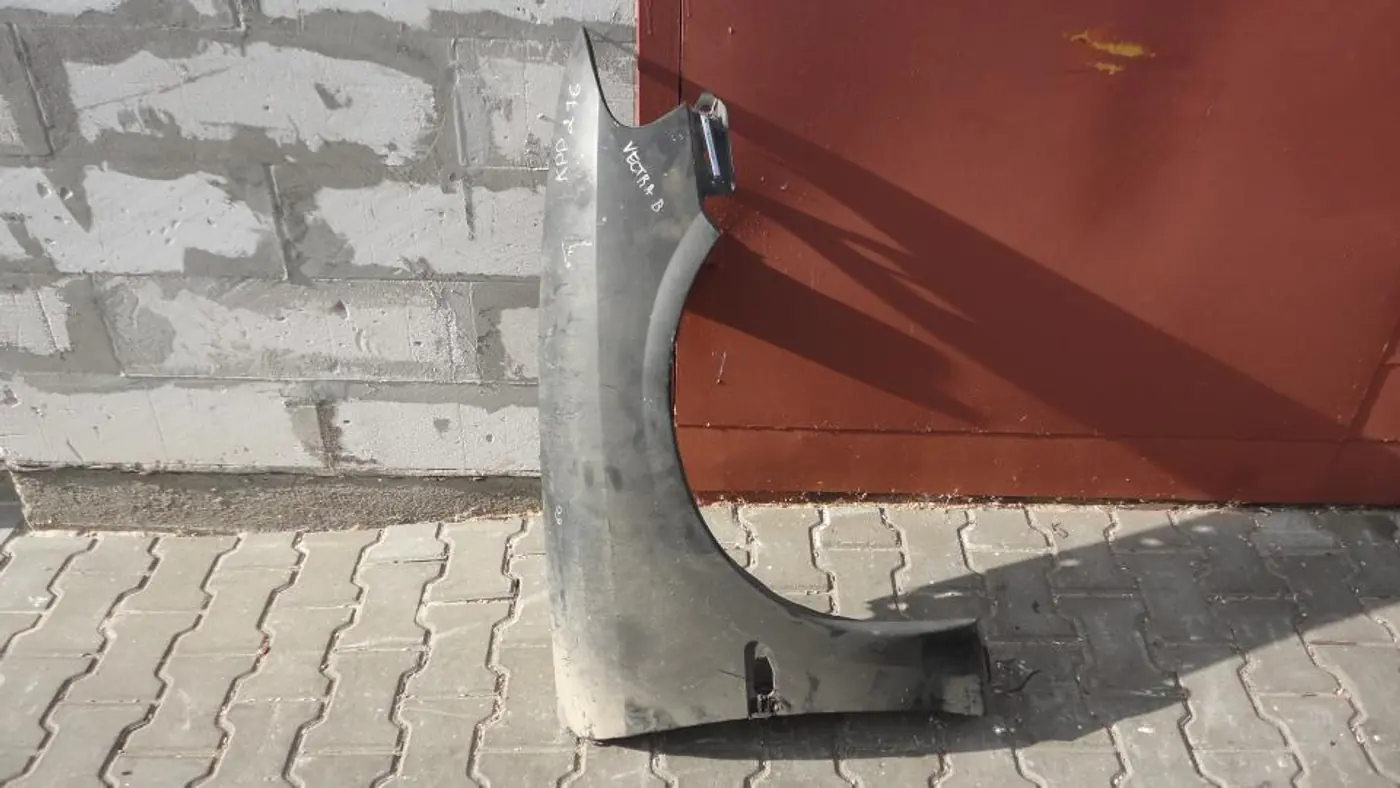 Крыло переднее правое к Opel Vectra 1997