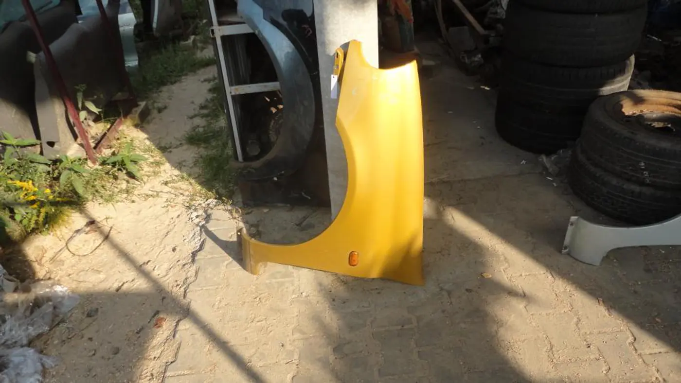 Крыло переднее левое к Renault Clio 2000