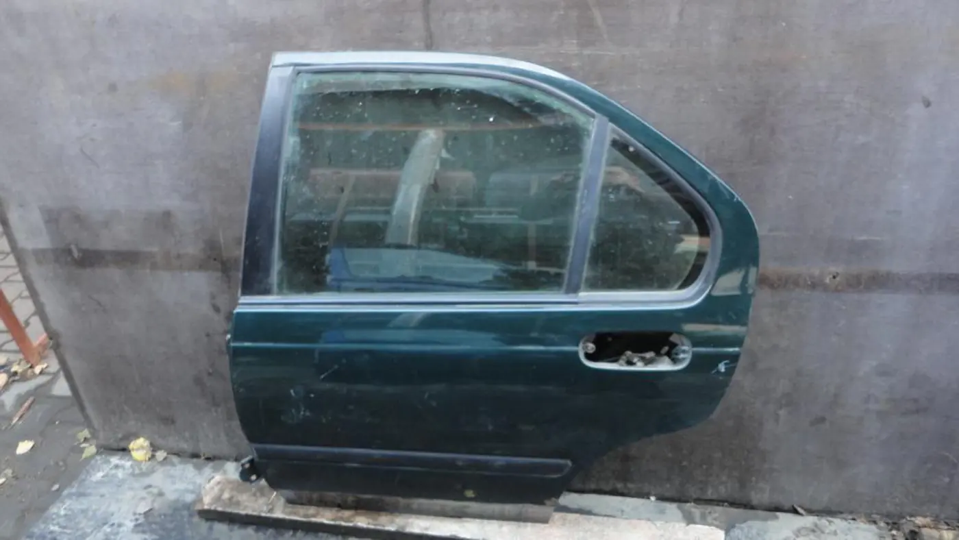 Дверь задняя левая к Rover 400 1999