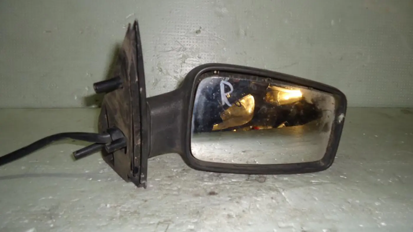 Зеркало наружное правое к SEAT Toledo 1992