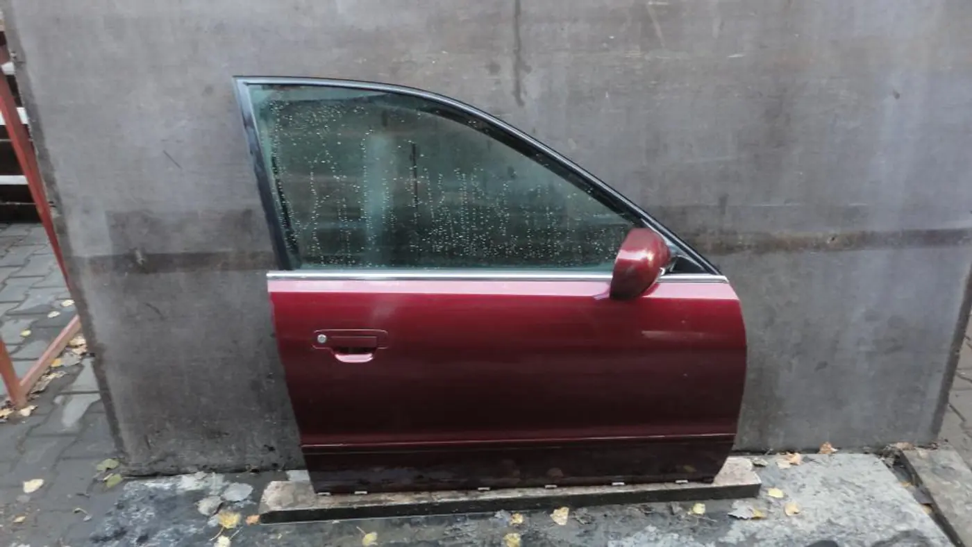 Дверь передняя правая к Audi A4 1998