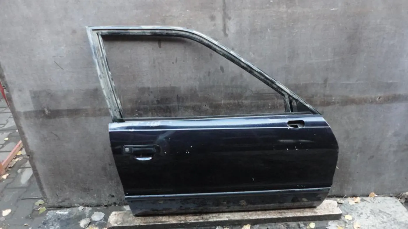 Дверь передняя правая к Audi 80 1993
