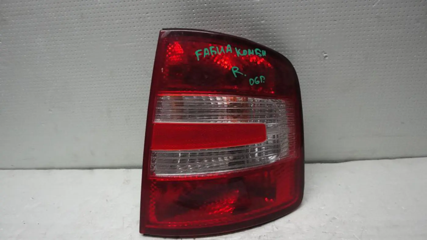 Фонарь задний правый к Skoda Fabia 2006