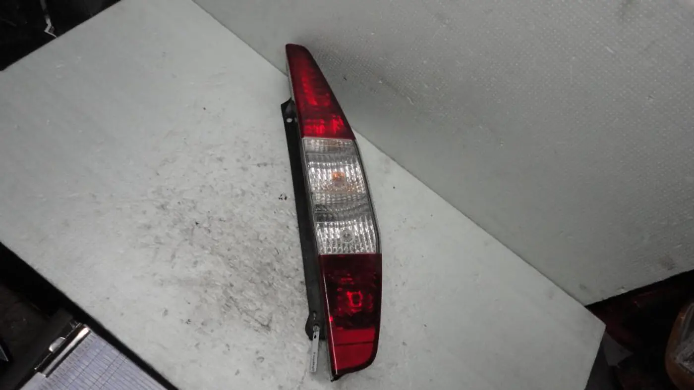 Фонарь задний правый к Fiat Doblo 2004