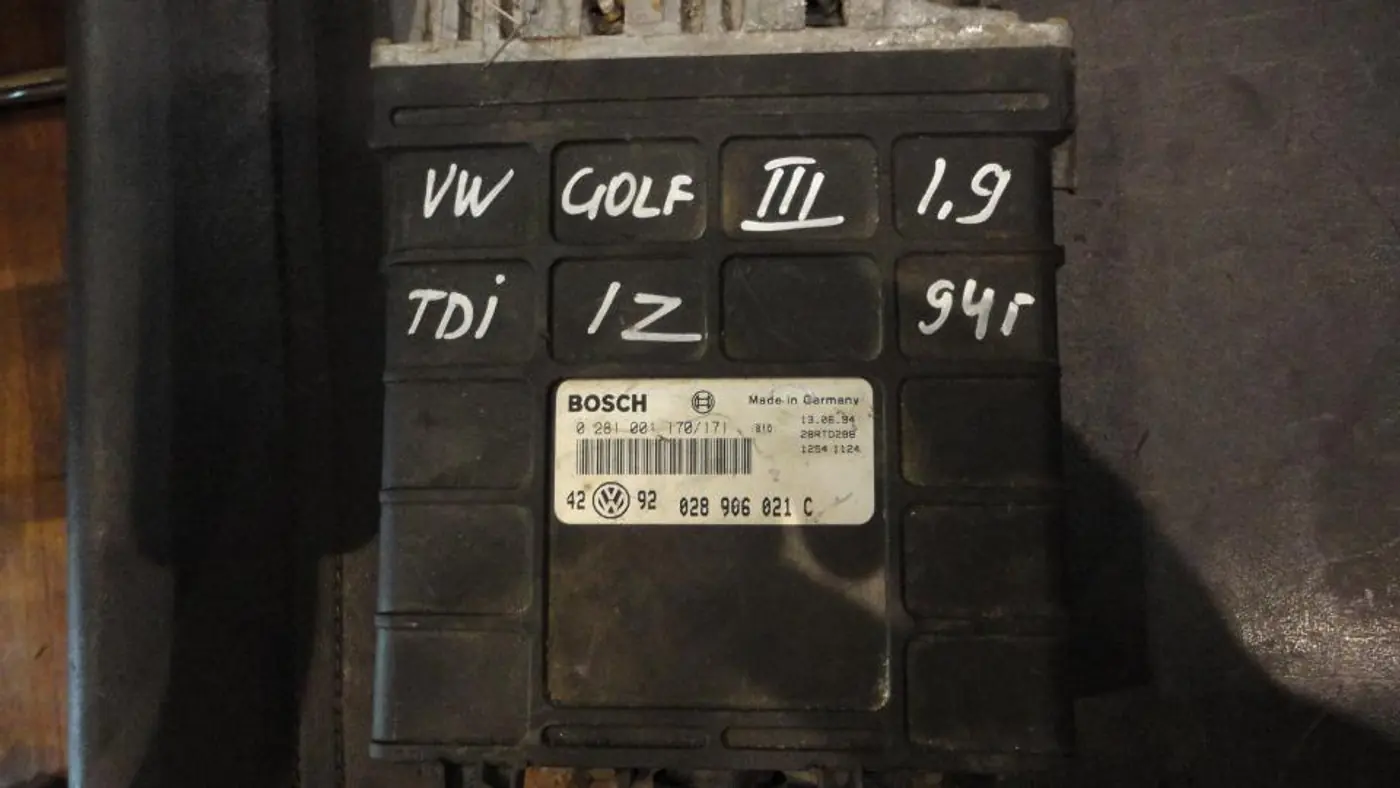 Блок управления двигателем к Volkswagen Golf 1994