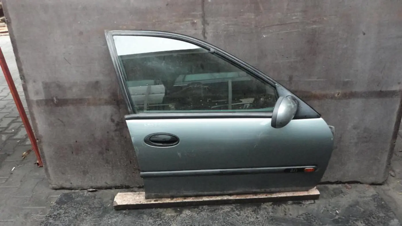 Дверь передняя правая к Renault Laguna 1998