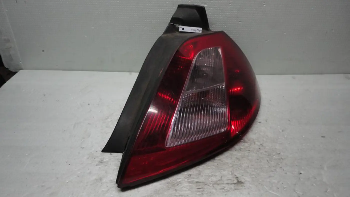 Фонарь задний правый к Renault Megane 2003