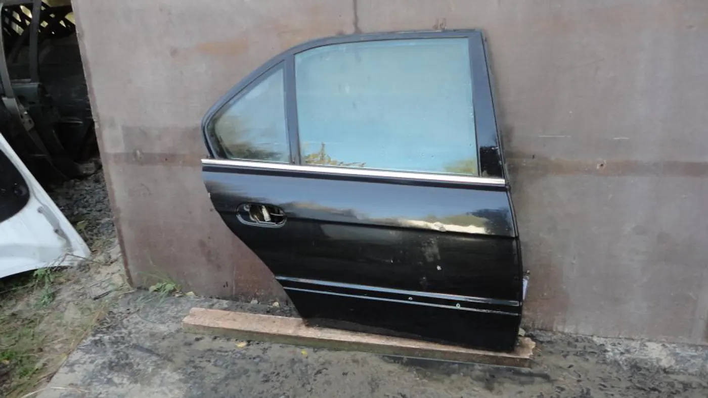 Дверь задняя правая к BMW 7 series 1995