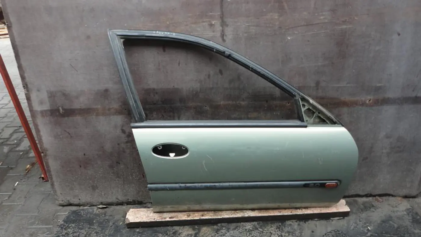 Дверь передняя правая к Renault Laguna 1998