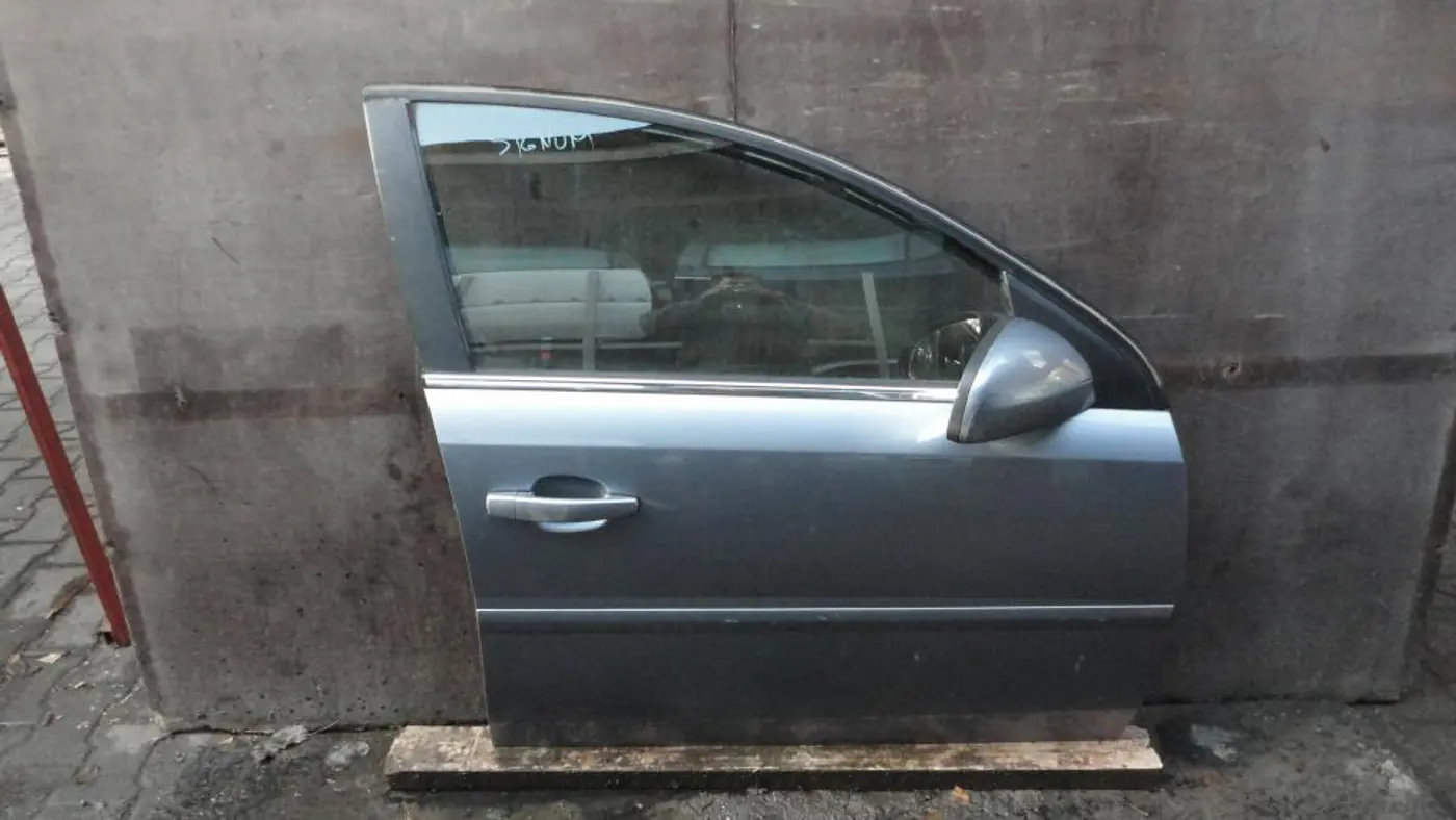 Дверь передняя правая к Opel Signum 2003