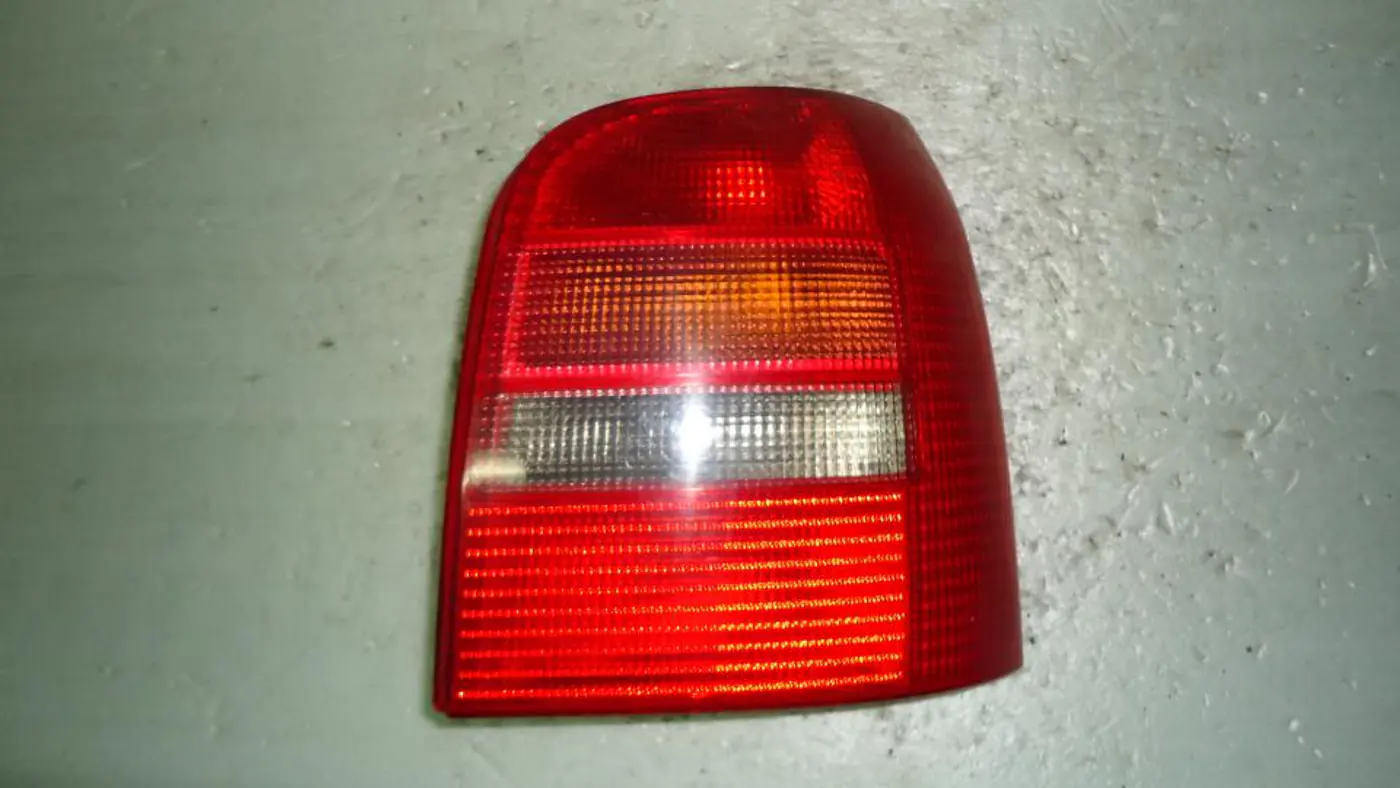 Фонарь задний правый к Audi A4 1997