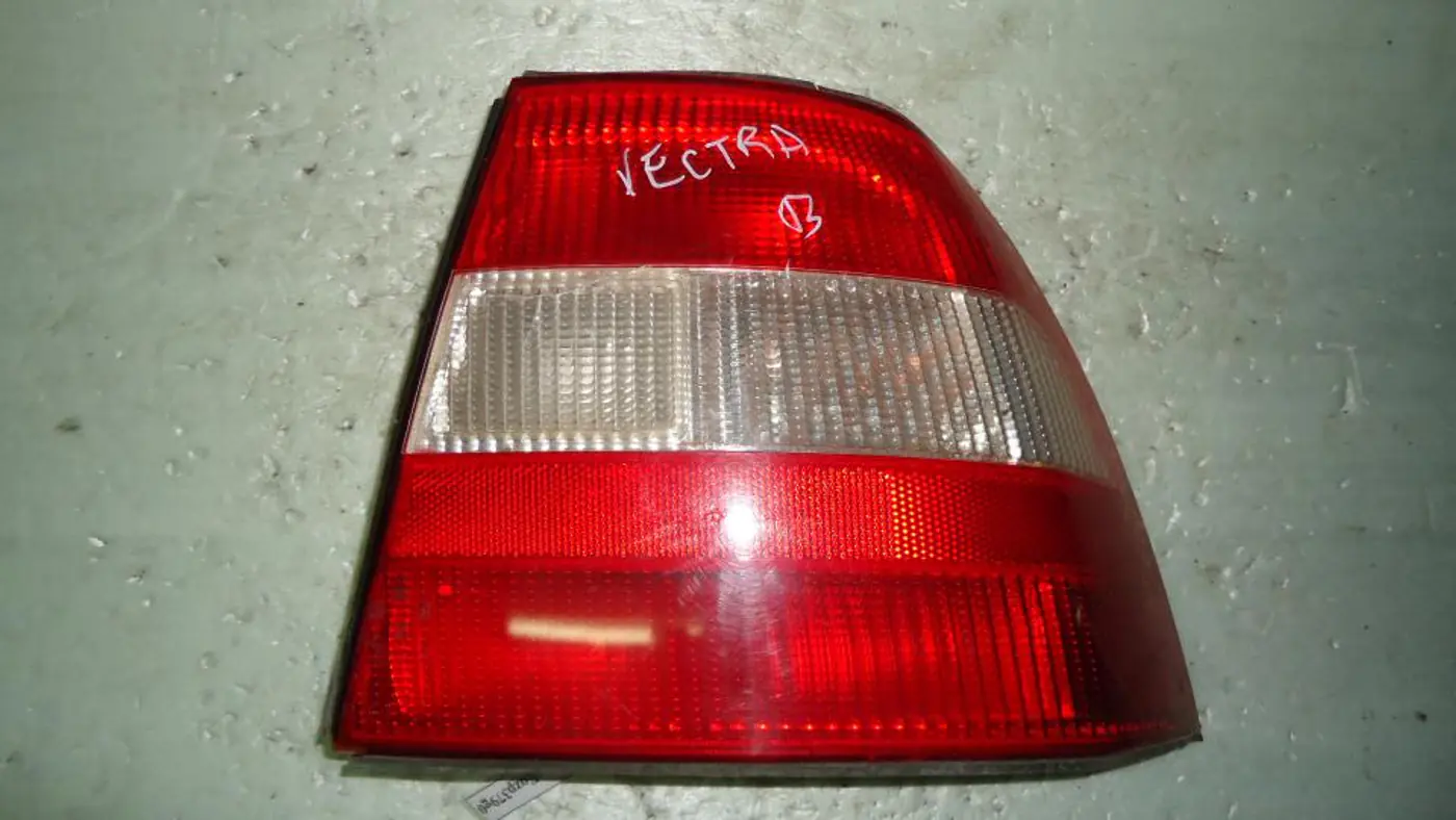 Фонарь задний правый к Opel Vectra 1997