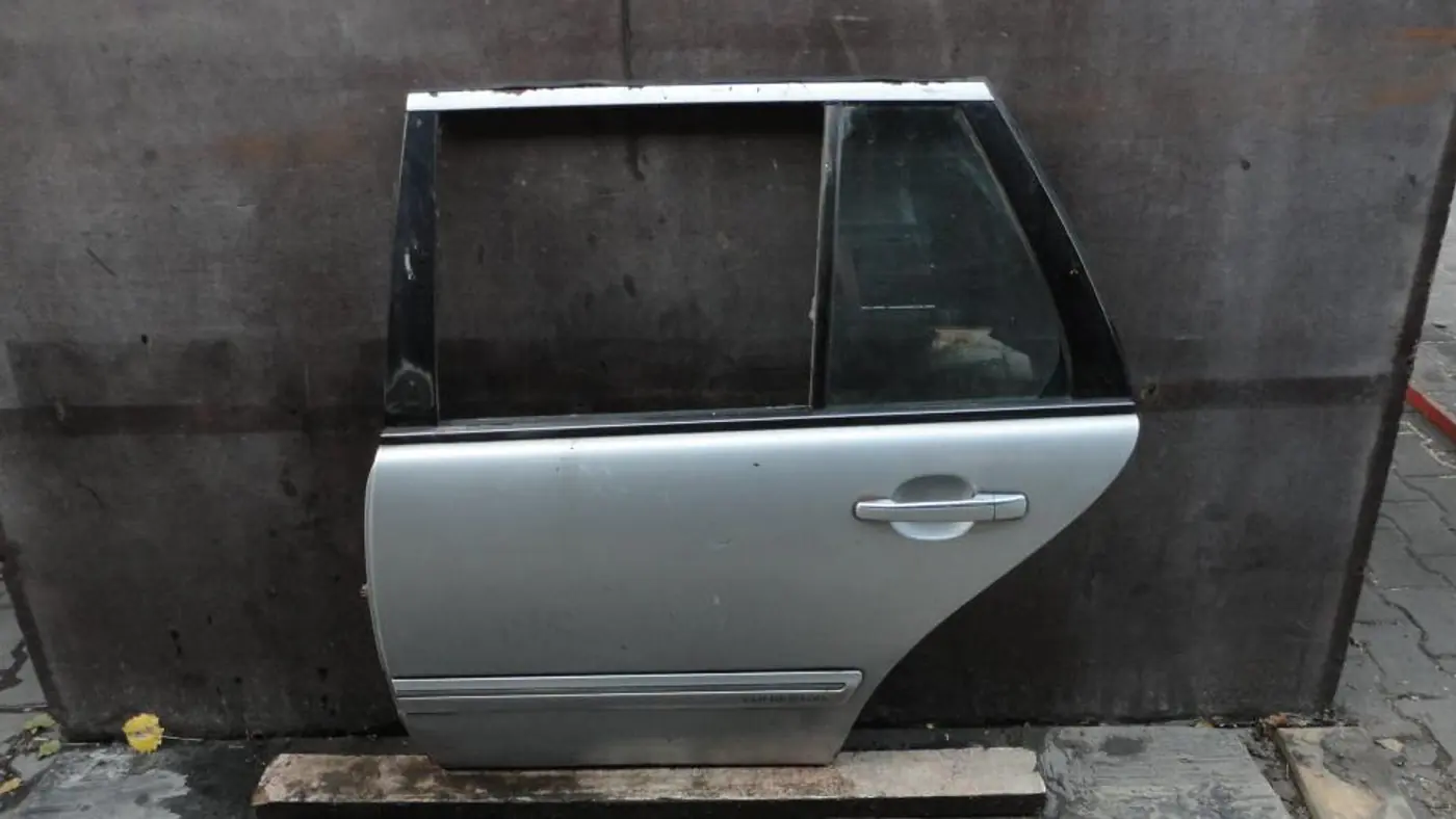 Дверь задняя левая к Mercedes-Benz E-klasse 1999