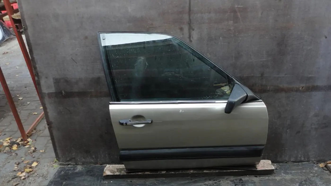 Дверь передняя правая к Audi 100 1985