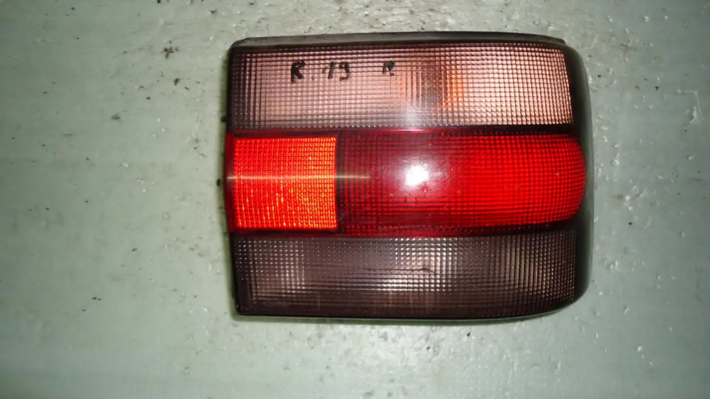 Фонарь задний правый к Renault 19 1995