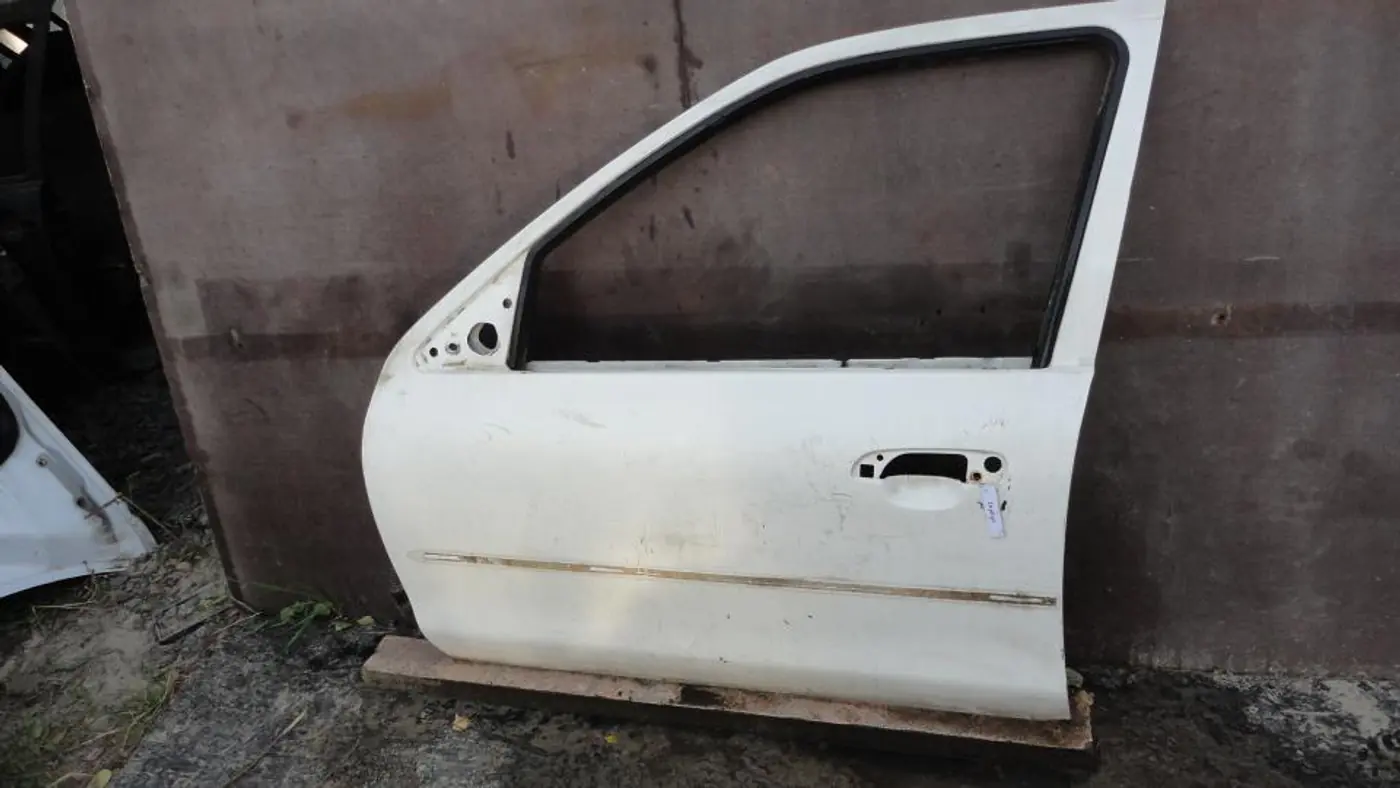 Дверь передняя левая к Ford Mondeo 1993