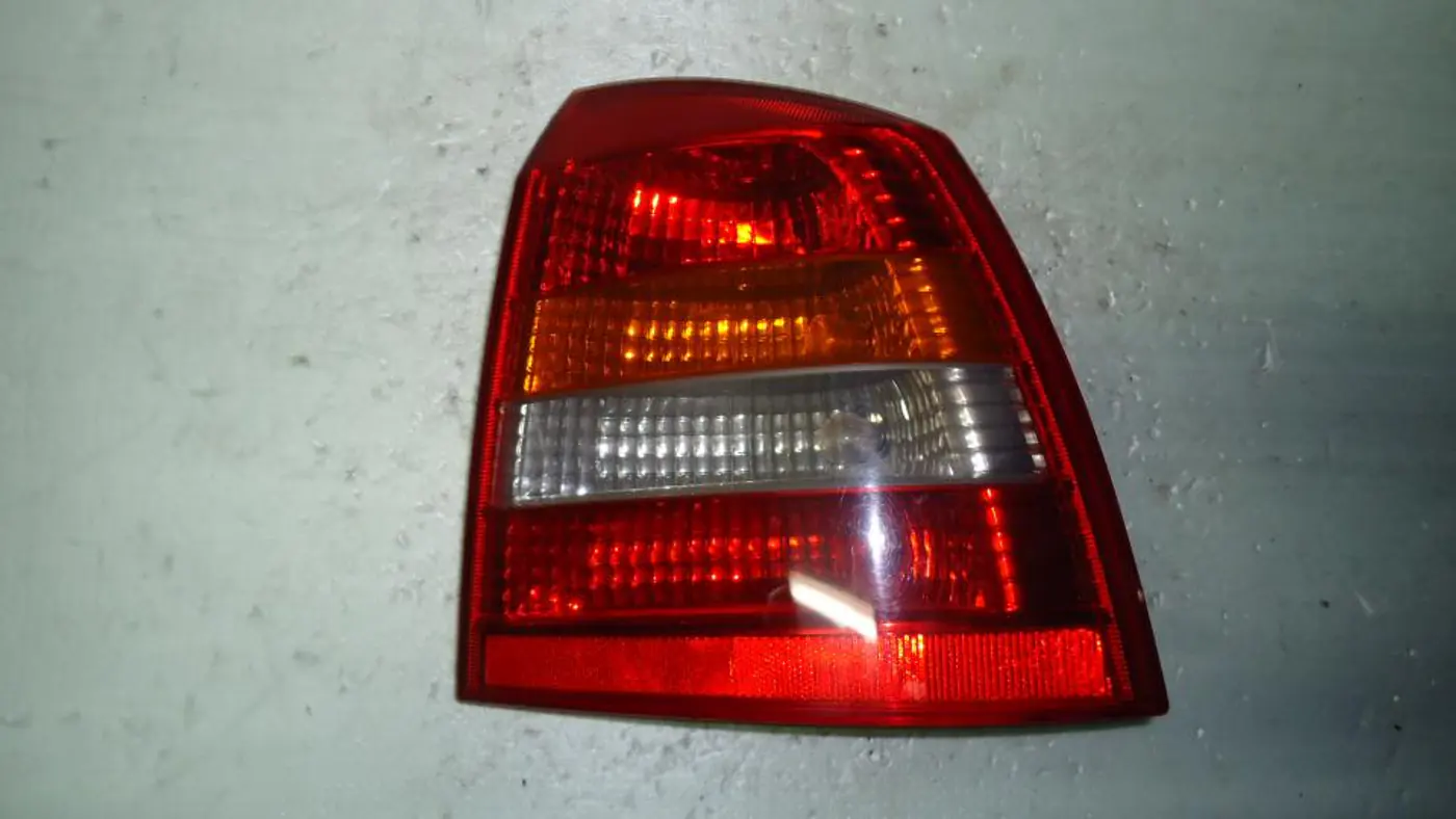 Фонарь задний правый к Opel Astra 1998