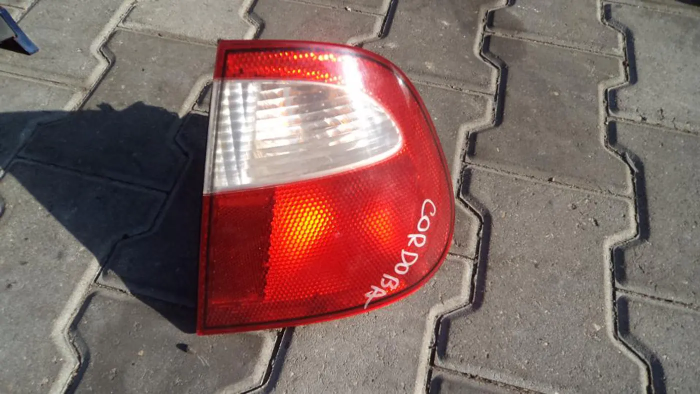 Фонарь задний правый к SEAT Cordoba 2002
