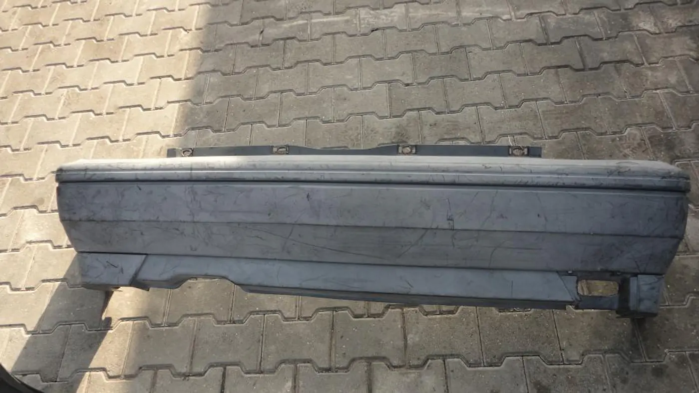 Бампер задний к Volkswagen Golf 1994