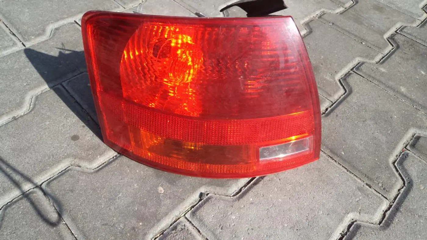 Фонарь задний левый к Audi A4 2005
