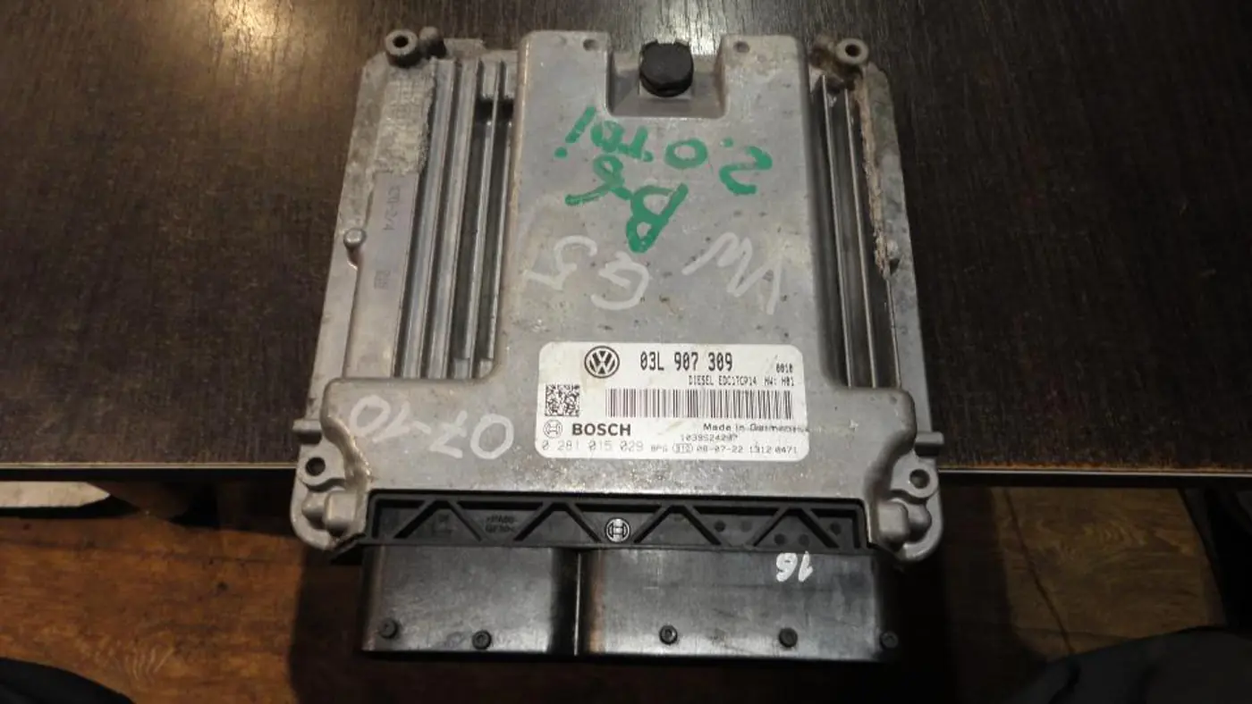 Блок управления двигателем к Volkswagen Passat 2008