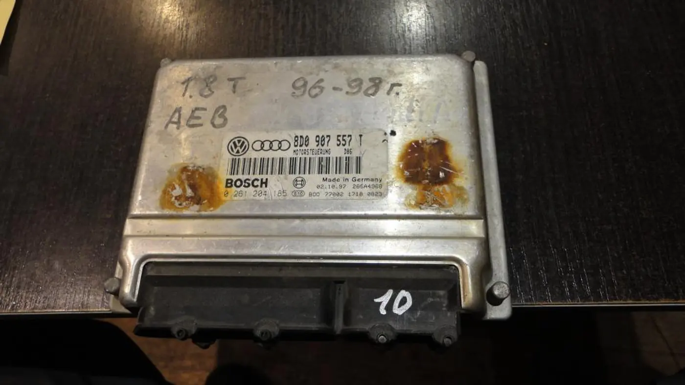 Блок управления двигателем к Audi A4 1996