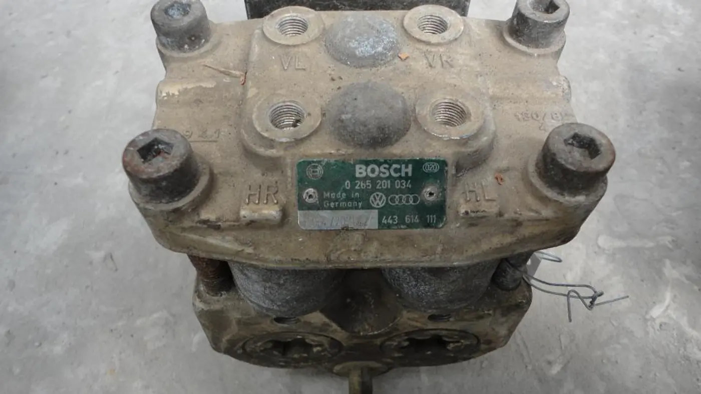 Блок ABS к Audi 100 1990