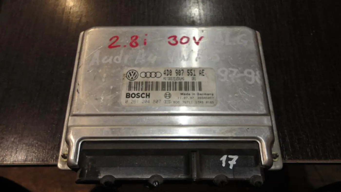 Блок управления двигателем к Volkswagen Passat 1998