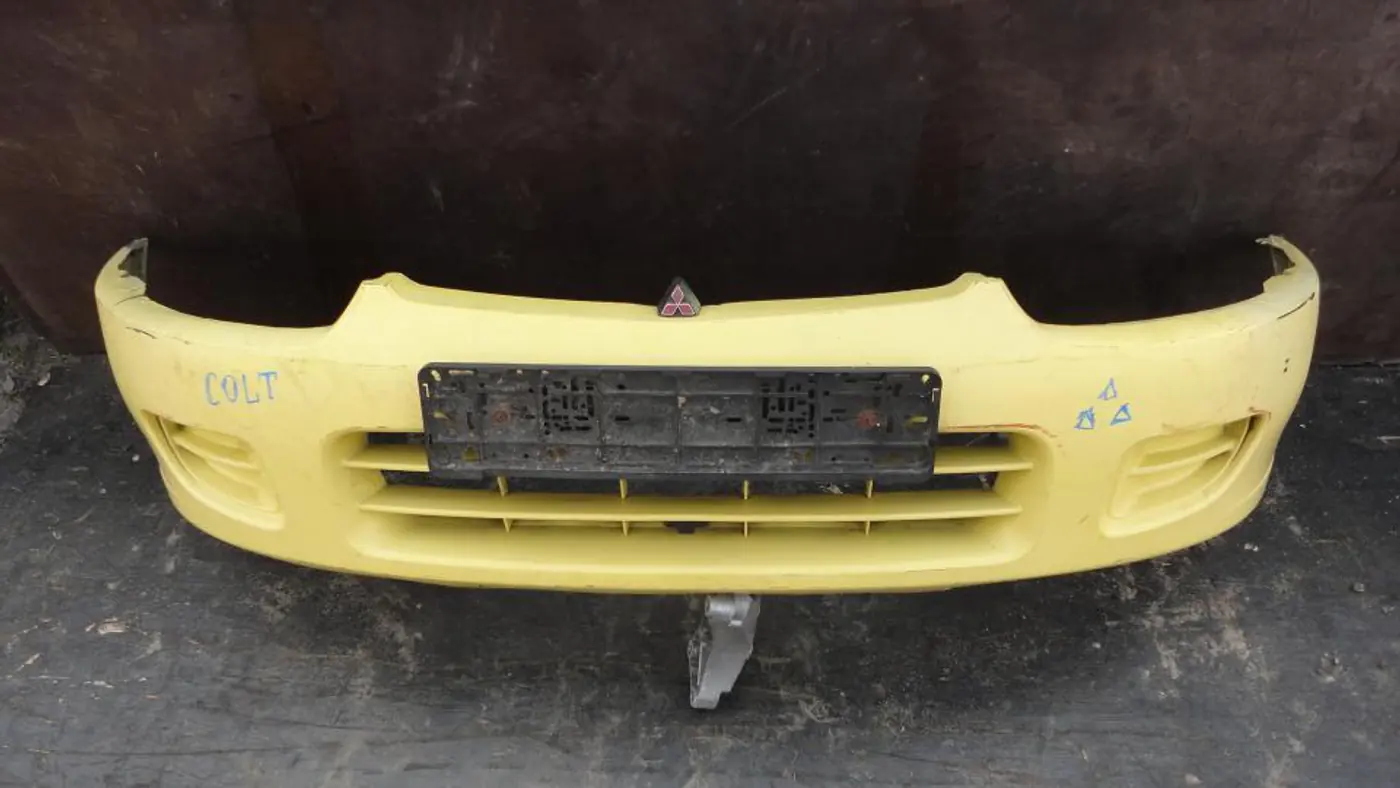 Бампер передний к Mitsubishi Colt 1996