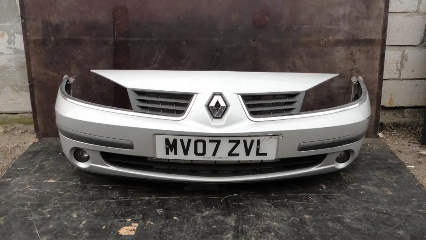 Бампер передний к Renault Laguna 2005