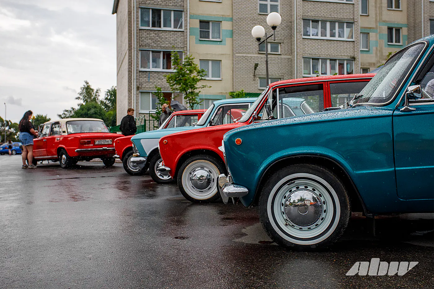 Полицейские на Ford и короли автозвука: наш репортаж с автофеста в Логойске