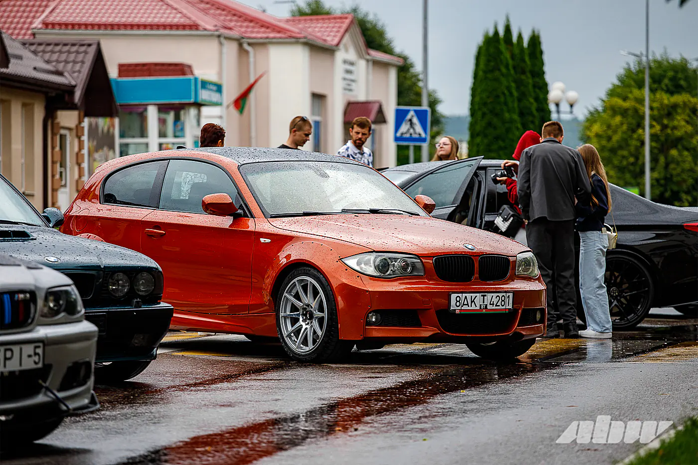Полицейские на Ford и короли автозвука: наш репортаж с автофеста в Логойске