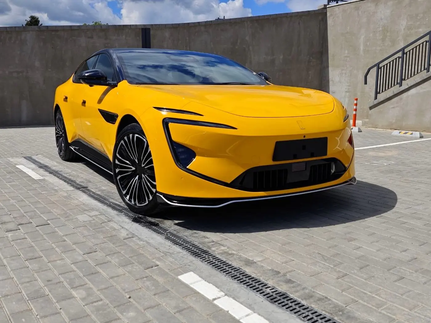 Avatr 12 I, 2025