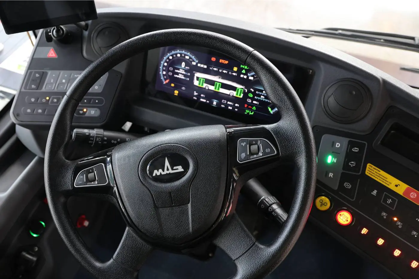 МАЗ представил новый троллейбус с автономным ходом до 30 км