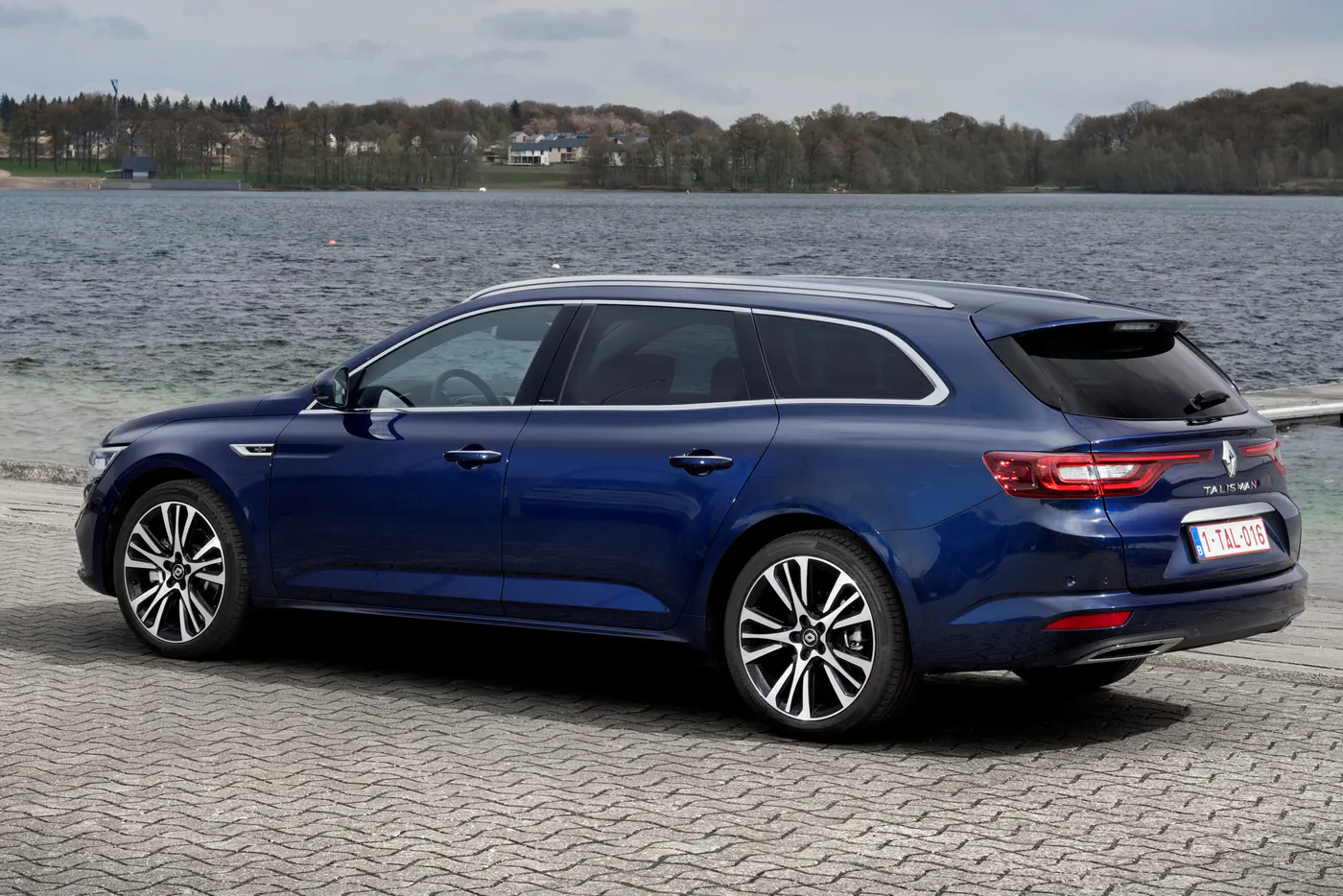 Красота и жертвы: считаем стоимость обслуживания Renault Talisman и Peugeot 508