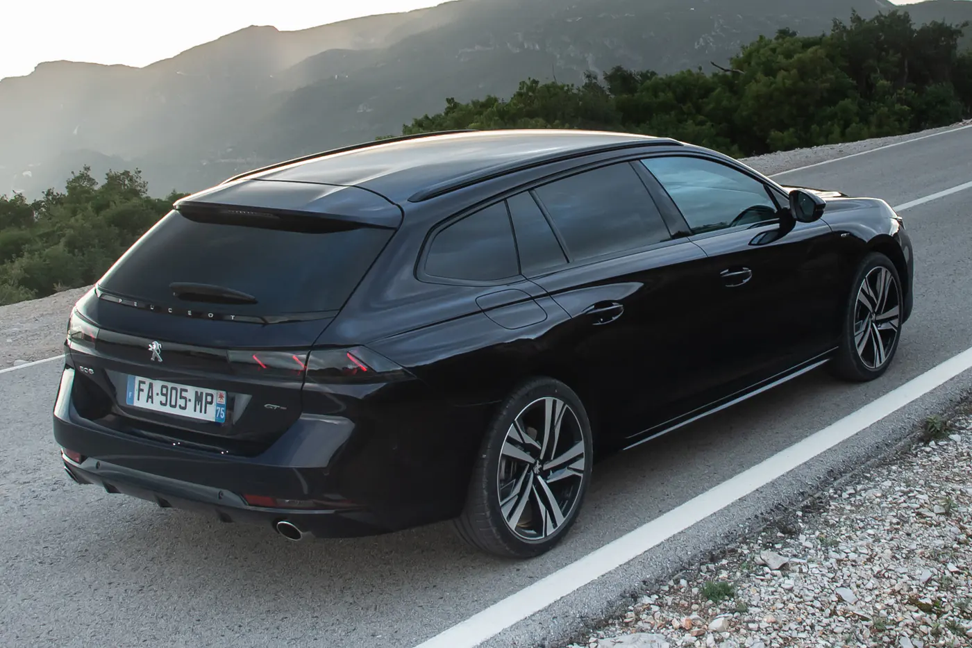 Красота и жертвы: считаем стоимость обслуживания Renault Talisman и Peugeot 508