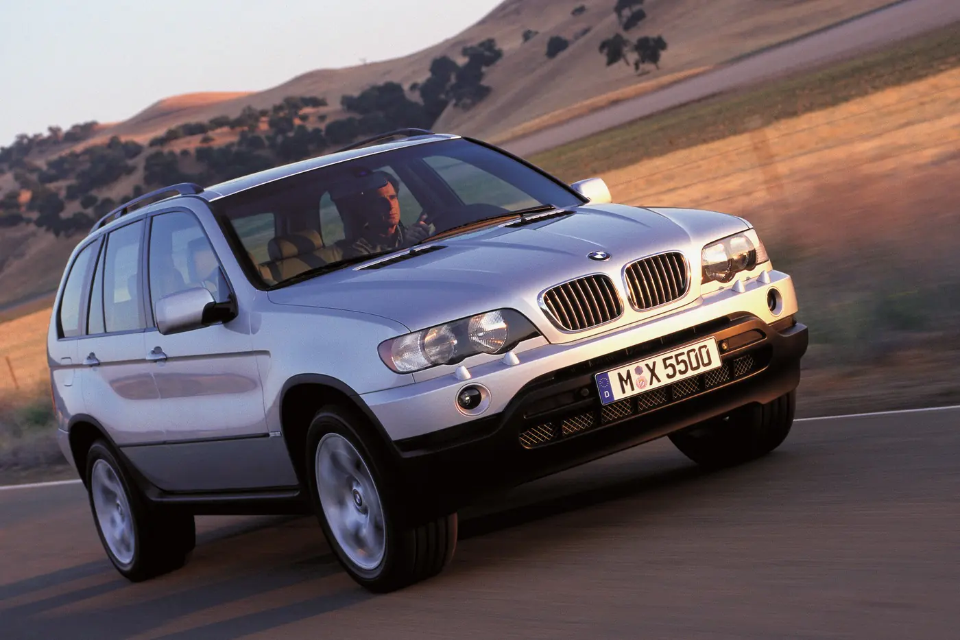 Новый BMW X5: спорная внешность, бензин, дизель и электричество