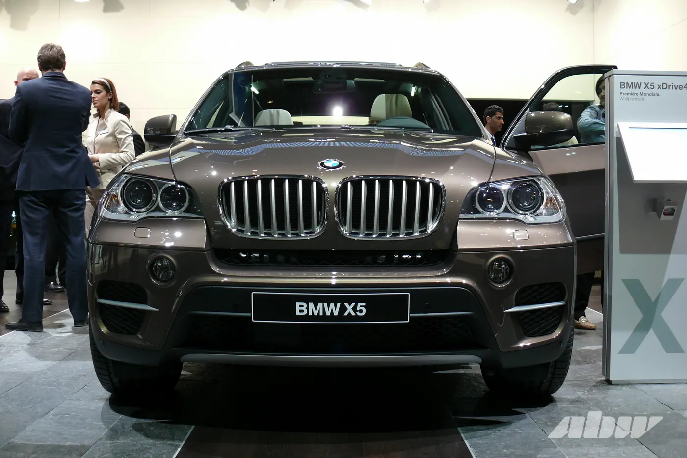 Новый BMW X5: спорная внешность, бензин, дизель и электричество