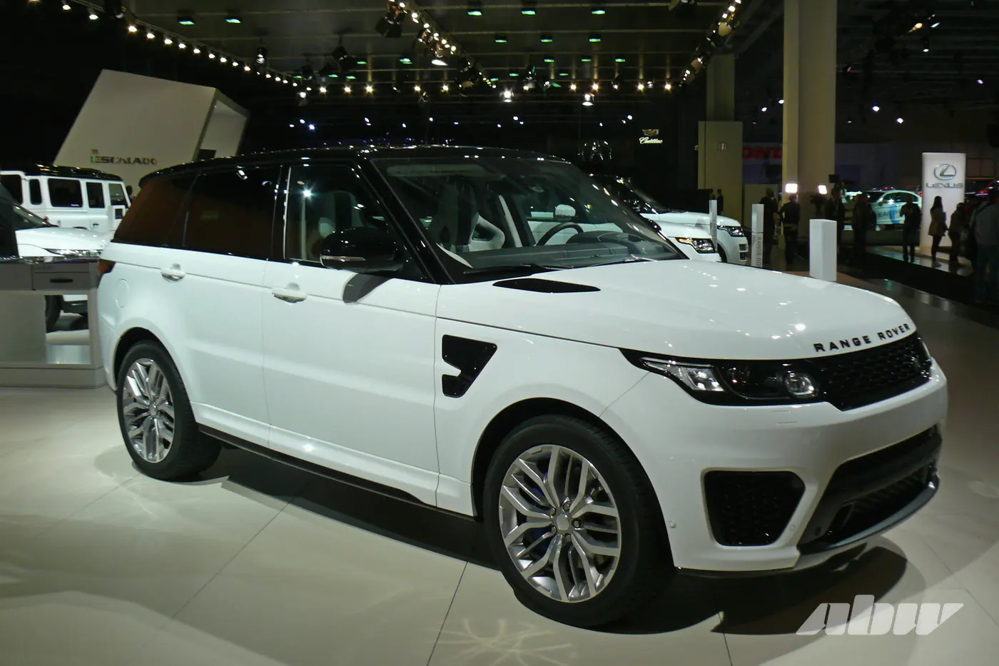 Два десятилетия «внедорожного спорта»: англичане отметили юбилей Range Rover Sport
