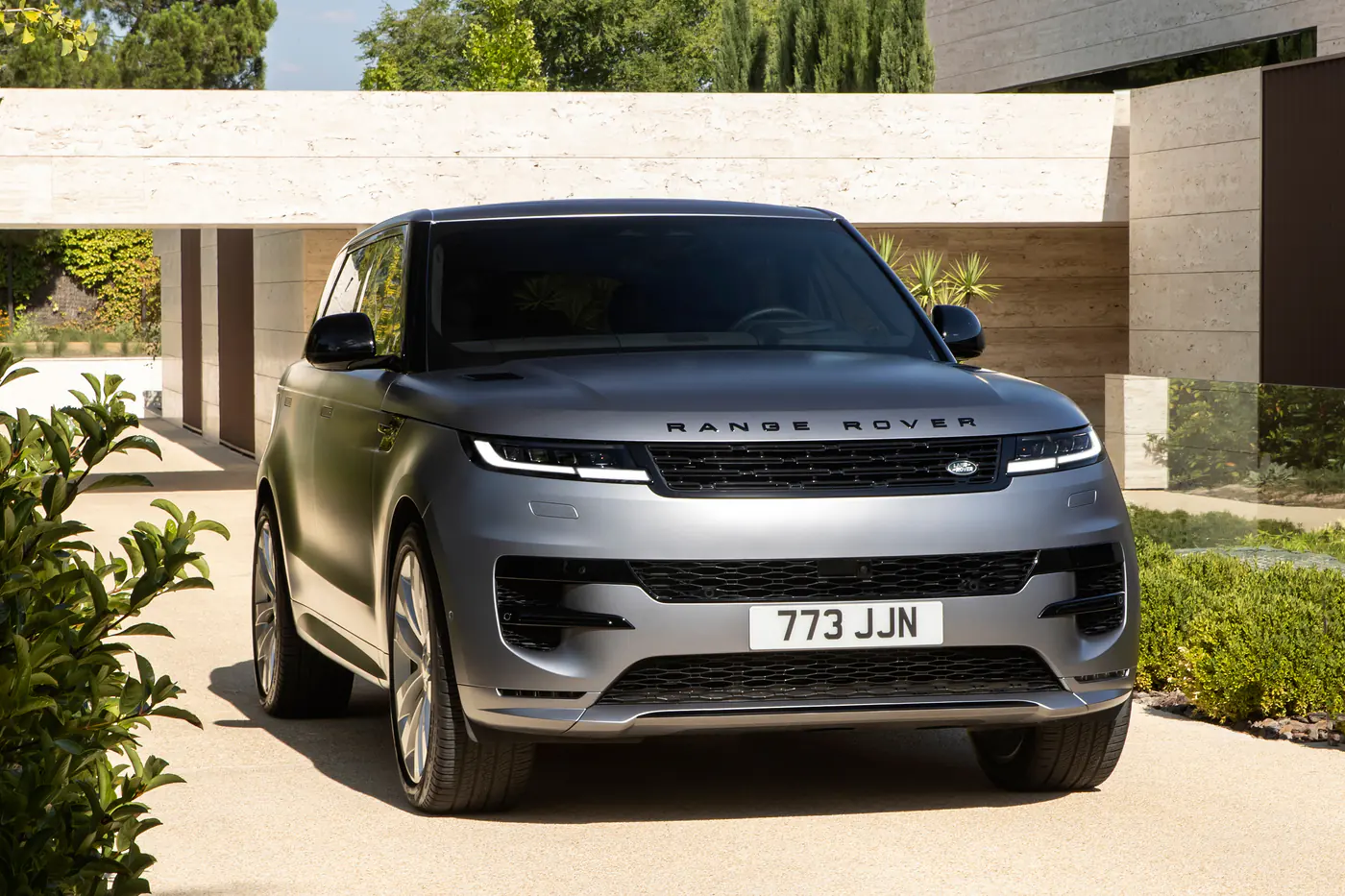 Два десятилетия «внедорожного спорта»: англичане отметили юбилей Range Rover Sport